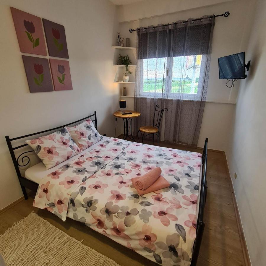 Sobe Divna Hotell Velika Mlaka Eksteriør bilde