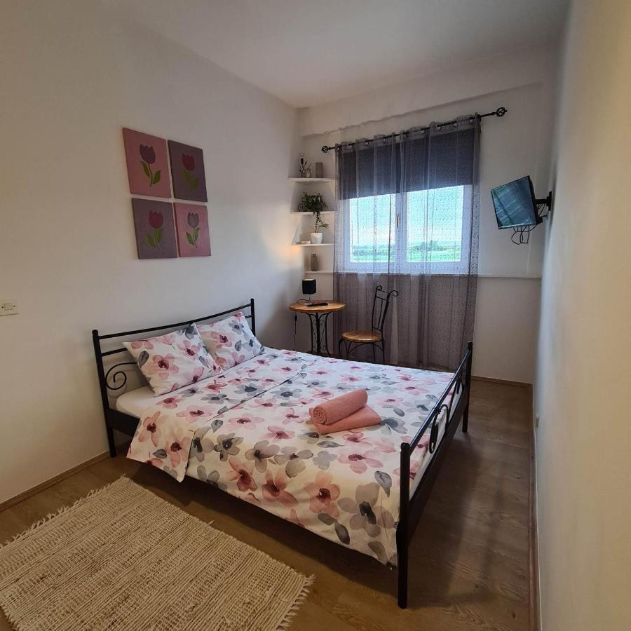 Sobe Divna Hotell Velika Mlaka Eksteriør bilde